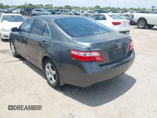 2008 Toyota Camry LE z VIN 4T1BE46K68U772433, wystawiony jako IAAI lot #42375510 z przebiegiem 168 152 mil mil oraz . Historia ofert i sprzedaży dostępna na DreamBid. Obrazek 3.