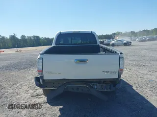 2007 Toyota Tacoma PreRunner with VIN 5TETU62N47Z425485, listed as a IAAI auction lot 42017517 with 209,850 mi miles. Bid and sale history available at carsss.com. Image 16.
