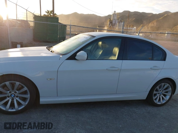 2011 BMW 3 Series 328i with VIN WBAPH5G57BNM76870, listed as a IAAI auction lot 41900288 with 191,609 mi miles and . Bid and sale history available at carsss.com. Image 14.
