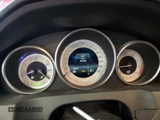 2014 Mercedes-Benz E 350 z VIN WDDKJ8JB0EF241927, wystawiony jako Copart lot #57474985 z przebiegiem 96 335 mil mil oraz Szkoda całkowita • Salvage title. Historia ofert i sprzedaży dostępna na DreamBid. Obrazek 9.