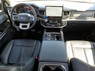 2024 Ford Expedition Max XLT z VIN 1FMJK1J89REA18081, wystawiony jako Copart lot #50258155 z przebiegiem 30 838 mil mil oraz Szkoda całkowita • Salvage title. Historia ofert i sprzedaży dostępna na DreamBid. Obrazek 8.