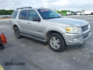 2008 Ford Explorer XLT with VIN 1FMEU63EX8UA58640, listed as a IAAI auction lot 41607202 with 93,866 mi miles. Bid and sale history available at carsss.com. Image 1.