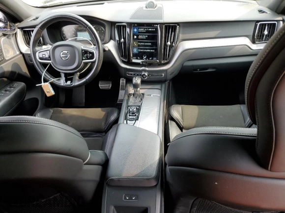 2019 Volvo XC60 R-Design z VIN LYVA22RM9KB233381, wystawiony jako Copart lot #67698424 z przebiegiem 66 835 mil mil oraz Szkoda całkowita • Salvage title. Historia ofert i sprzedaży dostępna na DreamBid. Obrazek 8.
