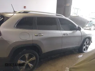 2019 Jeep Cherokee Limited with VIN 1C4PJLDB9KD402913, listed as a IAAI auction lot 40760506 with 106,393 mi miles and . Bid and sale history available at DreamBid. Image 14.