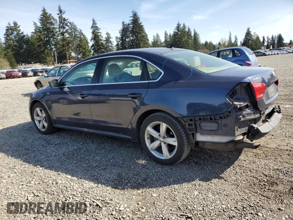 2014 Volkswagen Passat Wolfsburg Edition z VIN 1VWAT7A32EC036093, wystawiony jako Copart lot #52129185 z przebiegiem 106 949 mil mil oraz Szkoda całkowita • Salvage title. Historia ofert i sprzedaży dostępna na DreamBid. Obrazek 2.