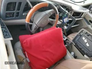 2003 Cadillac Escalade z VIN 1GYEC63T63R139405, wystawiony jako Copart lot #88884095 z przebiegiem Nie podano mil oraz Szkoda całkowita • Salvage title. Historia ofert i sprzedaży dostępna na DreamBid. Obrazek 8.