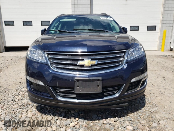 2015 Chevrolet Traverse LT z VIN 1GNKVHKD4FJ346717, wystawiony jako Copart lot #56950255 z przebiegiem Nie podano mil oraz Czysty tytuł • Clean title. Historia ofert i sprzedaży dostępna na DreamBid. Obrazek 5.