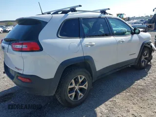 2017 Jeep Cherokee Trailhawk L Plus z VIN 1C4PJMBS1HD217370, wystawiony jako IAAI lot #42486588 z przebiegiem 108 695 mil mil oraz . Historia ofert i sprzedaży dostępna na DreamBid. Obrazek 4.