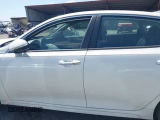 2017 Kia Optima LX with VIN 5XXGT4L39HG129092, listed as a IAAI auction lot 42077810 with 72,912 mi miles and . Bid and sale history available at carsss.com. Image 14.