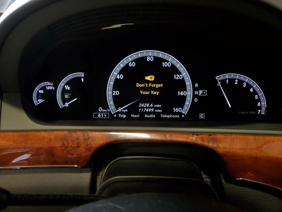 2010 Mercedes-Benz S 400 with VIN WDDNG9FB9AA353451, listed as a Copart auction lot 46080105 with 117,499 mi miles and Salvage Title. Bid and sale history available at DreamBid. Image 9.