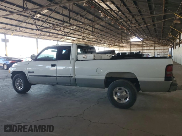 2000 Dodge Ram 2500 with VIN 1B7KC2367YJ134974, listed as a Copart auction lot 75233754 with 273,454 mi miles and Salvage Title. Bid and sale history available at carsss.com. Image 2.