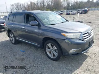 2013 Toyota Highlander Limited z VIN 5TDYK3EH3DS134775, wystawiony jako IAAI lot #41785006 z przebiegiem 91 891 mil mil oraz . Historia ofert i sprzedaży dostępna na DreamBid. Obrazek 1.