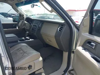 2010 Ford Expedition SSV с VIN 1FMJU1F58AEB03586, выставлен на аукционе IAAI как лот 42506093 с пробегом 226 660 миль миль и . История ставок и продаж доступна на DreamBid. Изображение 5.