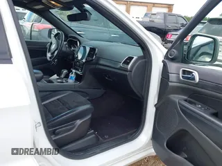 2019 Jeep Grand Cherokee Altitude z VIN 1C4RJEAG7KC533316, wystawiony jako IAAI lot #42471064 z przebiegiem 142 299 mil mil oraz . Historia ofert i sprzedaży dostępna na DreamBid. Obrazek 5.