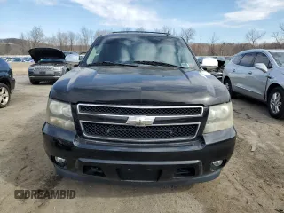 2008 Chevrolet Tahoe 3LT z VIN 1GNFK13018R206030, wystawiony jako Copart lot #50588455 z przebiegiem 124 088 mil mil oraz Czysty tytuł • Clean title. Historia ofert i sprzedaży dostępna na DreamBid. Obrazek 5.