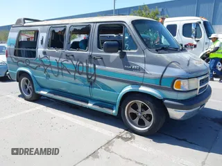 1994 Dodge Cargo z VIN 2B7HB21Y7RK152334, wystawiony jako IAAI lot #42137830 z przebiegiem 162 292 mil mil oraz . Historia ofert i sprzedaży dostępna na DreamBid. Obrazek 1.