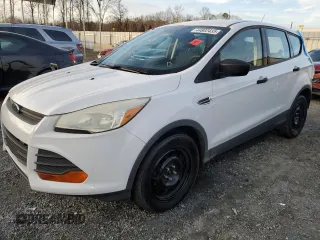 2016 Ford Escape S with VIN 1FMCU0F75GUA72400, listed as a Copart auction lot 44802435 with 157,871 mi miles and Salvage Title. Bid and sale history available at carsss.com. Image 1.