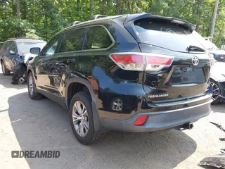 2015 Toyota Highlander XLE z VIN 5TDJKRFH2FS224327, wystawiony jako IAAI lot #42395386 z przebiegiem 118 760 mil mil oraz . Historia ofert i sprzedaży dostępna na DreamBid. Obrazek 3.