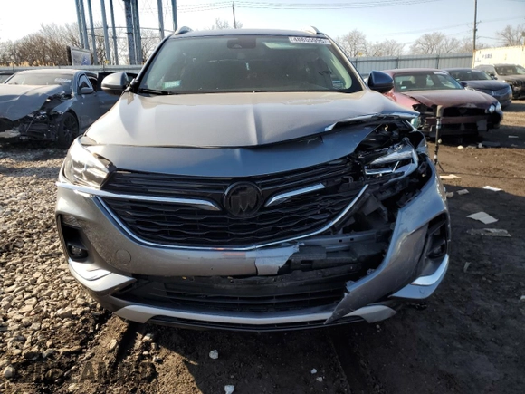 2020 Buick Encore GX Essence с VIN KL4MMFSL8LB120101, выставлен на аукционе Copart как лот 48855995 с пробегом 56 913 миль миль и Списание • Salvage title. История ставок и продаж доступна на DreamBid. Изображение 5.