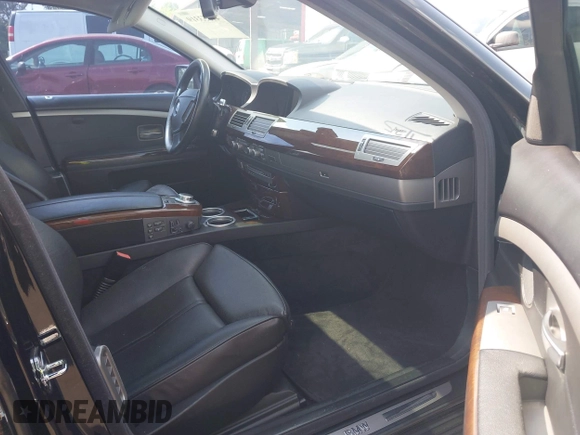 2008 BMW 7 Series 750i with VIN WBAHL83518DT11907, listed as a IAAI auction lot 42553319 with 185,925 mi miles and . Bid and sale history available at DreamBid. Image 5.