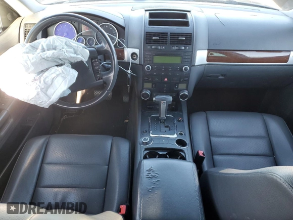 2010 Volkswagen Touareg VR6 with VIN WVGBF7A98AD001335, listed as a Copart auction lot 81735614 with 160,478 mi miles and Salvage Title. Bid and sale history available at DreamBid. Image 8.