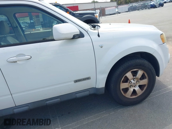 2008 Ford Escape Limited with VIN 1FMCU94178KD75081, listed as a IAAI auction lot 41954169 with 141,570 mi miles. Bid and sale history available at carsss.com. Image 6.