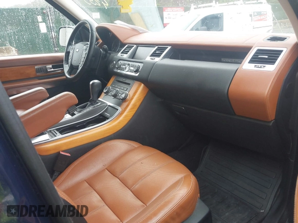 2011 Land Rover Range Rover Sport HSE Lux with VIN SALSK2D41BA289200, listed as a IAAI auction lot 42534463 with 199,811 mi miles and . Bid and sale history available at DreamBid. Image 5.