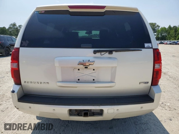 2008 Chevrolet Suburban LTZ with VIN 1GNFK16388R213823, listed as a Copart auction lot 57807615 with 329,193 mi miles and Clean title. Bid and sale history available at DreamBid. Image 6.