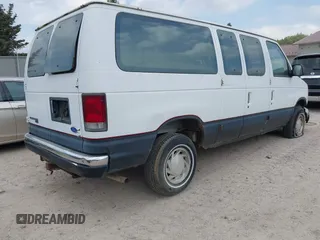 1995 Ford Econoline Cargo z VIN 1FMEE11N5SHA13642, wystawiony jako IAAI lot #42259712 z przebiegiem 158 293 mil mil oraz . Historia ofert i sprzedaży dostępna na DreamBid. Obrazek 4.