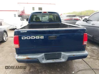 2002 Dodge Dakota Sport with VIN 1B7GL32X12S561414, listed as a IAAI auction lot 42060300 with 235,957 mi miles. Bid and sale history available at carsss.com. Image 16.