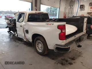 2020 Chevrolet Silverado 1500 LT with VIN 1GCRYDED9LZ166441, listed as a IAAI auction lot 41813441 with Not Provided miles. Bid and sale history available at carsss.com. Image 3.