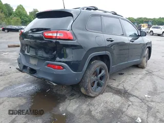 2017 Jeep Cherokee High Altitude z VIN 1C4PJMDS2HW569245, wystawiony jako IAAI lot #42365849 z przebiegiem 96 467 mil mil oraz . Historia ofert i sprzedaży dostępna na DreamBid. Obrazek 4.