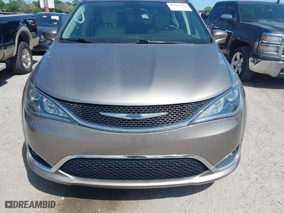 2018 Chrysler Pacifica Touring L with VIN 2C4RC1BG7JR217406, listed as a IAAI auction lot 41963578 with 80,310 mi miles. Bid and sale history available at carsss.com. Image 12.