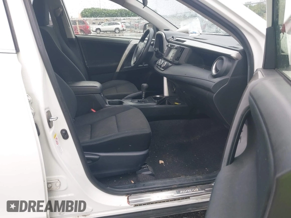 2017 Toyota RAV4 LE с VIN JTMBFREVXHJ126727, выставлен на аукционе IAAI как лот 42587210 с пробегом 111 739 миль миль и . История ставок и продаж доступна на DreamBid. Изображение 5.
