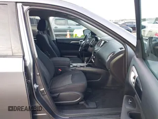 2017 Nissan Pathfinder SV z VIN 5N1DR2MN7HC660048, wystawiony jako IAAI lot #41447330 z przebiegiem 138 524 mil mil oraz . Historia ofert i sprzedaży dostępna na DreamBid. Obrazek 5.