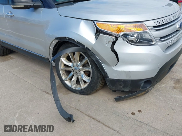 2011 Ford Explorer XLT with VIN 1FMHK7D83BGA72354, listed as a IAAI auction lot 41984046 with 205,623 mi miles and . Bid and sale history available at carsss.com. Image 6.