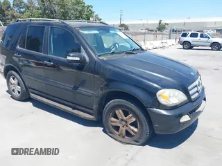 2005 Mercedes-Benz M 350 with VIN 4JGAB57E15A541021, listed as a IAAI auction lot 42686582 with 260,079 mi miles and . Bid and sale history available at DreamBid. Image 1.
