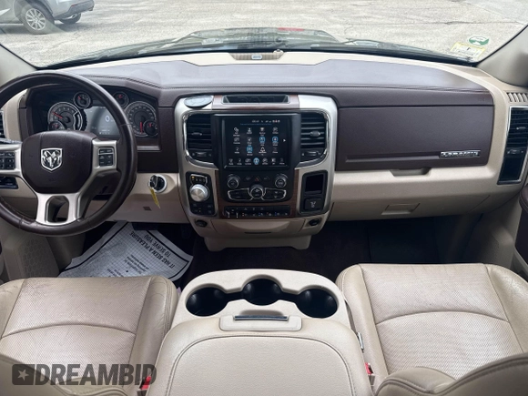 2016 Ram 1500 Laramie z VIN 1C6RR7VM9GS143262, wystawiony jako IAAI lot #42191213 z przebiegiem 159 920 mil mil oraz . Historia ofert i sprzedaży dostępna na DreamBid. Obrazek 6.