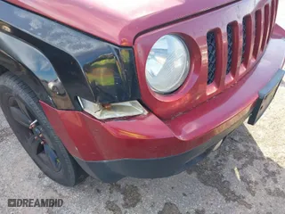 2015 Jeep Patriot Altitude Edition with VIN 1C4NJPBA2FD387587, listed as a IAAI auction lot 41303117 with 206,013 mi miles. Bid and sale history available at carsss.com. Image 14.