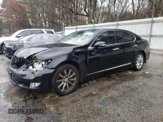 2010 Lexus LS 460 z VIN JTHCL5EF6A5007228, wystawiony jako Copart lot #45401605 z przebiegiem 164 195 mil mil oraz Szkoda całkowita • Salvage title. Historia ofert i sprzedaży dostępna na DreamBid. Obrazek 1.