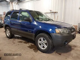 2006 Ford Escape Hybrid with VIN 1FMCU95H86KC63608, listed as a IAAI auction lot 41070715 with 248,721 mi miles. Bid and sale history available at carsss.com. Image 1.