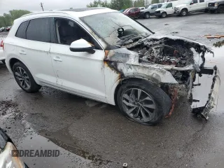 2023 Audi Q5 S line Premium Plus z VIN WA1EAAFY7P2052871, wystawiony jako Copart lot #54231465 z przebiegiem Nie podano mil oraz Szkoda całkowita • Salvage title. Historia ofert i sprzedaży dostępna na DreamBid. Obrazek 4.