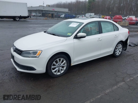 2013 Volkswagen Jetta Sedan SE with VIN 3VWDP7AJ8DM359142, listed as a IAAI auction lot 41842978 with 119,710 mi miles. Bid and sale history available at carsss.com. Image 2.