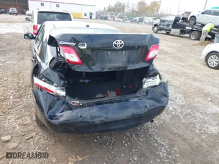 2011 Toyota Camry LE with VIN 4T1BF3EK1BU751800, listed as a IAAI auction lot 40754493 with 186,316 mi miles. Bid and sale history available at carsss.com. Image 6.