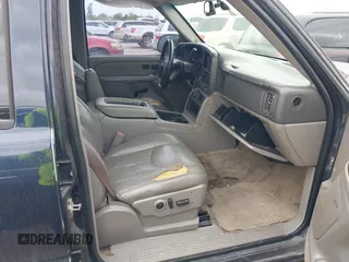 2005 GMC Yukon XL SLT with VIN 1GKEC16Z15R219050, listed as a IAAI auction lot 41756120 with 237,066 mi miles. Bid and sale history available at carsss.com. Image 5.