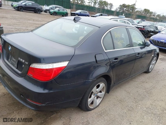 2008 BMW 5 Series 528xi with VIN WBANV13598CZ50904, listed as a IAAI auction lot 41928304 with 999,999 mi miles. Bid and sale history available at carsss.com. Image 4.