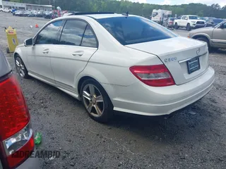 2010 Mercedes-Benz C 300 Sport z VIN WDDGF8BB5AR113133, wystawiony jako IAAI lot #42193528 z przebiegiem 154 269 mil mil oraz . Historia ofert i sprzedaży dostępna na DreamBid. Obrazek 3.