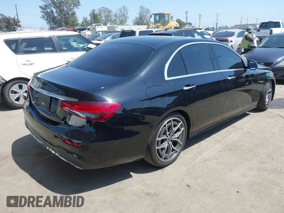 2021 Mercedes-Benz E 350 with VIN W1KZF8DBXMA873518, listed as a IAAI auction lot 42191630 with 55,006 mi miles and . Bid and sale history available at DreamBid. Image 4.