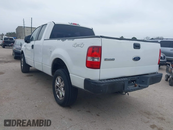 2006 Ford F-150 STX with VIN 1FTRX14W66FA26339, listed as a IAAI auction lot 41589554 with 1 mi miles. Bid and sale history available at carsss.com. Image 3.