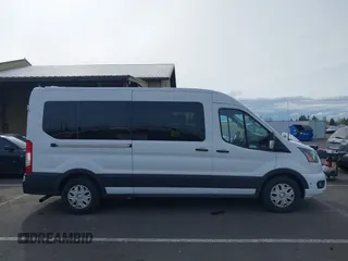 2024 Ford Transit Passenger XL with VIN 1FBAX2C83RKA51950, listed as a IAAI auction lot 41958350 with 22,811 mi miles. Bid and sale history available at carsss.com. Image 13.